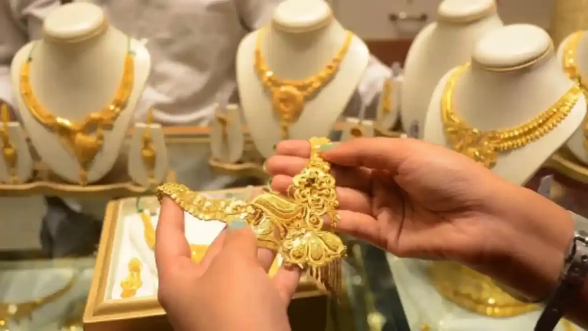 தங்கம், வெள்ளி விலை மீண்டும் குறைவு...கொண்டாட்டத்தில் நகைப்பிரியர்கள்!